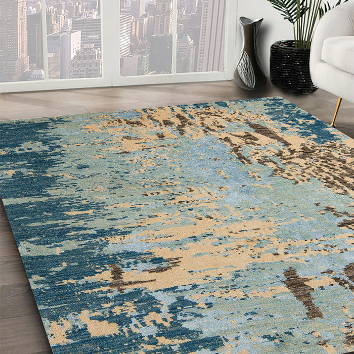 Machine Washable Abstract Ash Gray Rug in a Family Room, wshabs5405