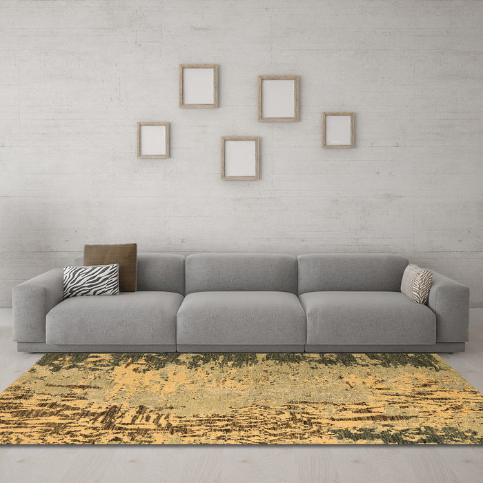 Machine Washable Abstract Brown Modern Rug in a Living Room,, wshabs5405brn