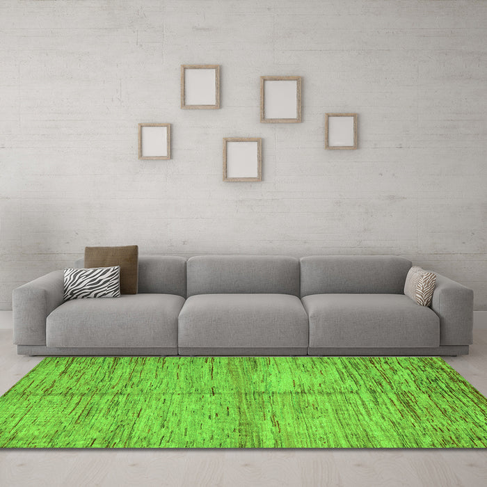 Machine Washable Abstract Green Modern Area Rugs in a Living Room,, wshabs5406grn