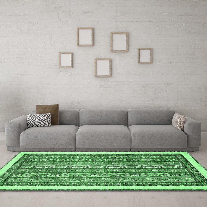 Machine Washable Abstract Emerald Green Modern Area Rugs in a Living Room,, wshabs540emgrn