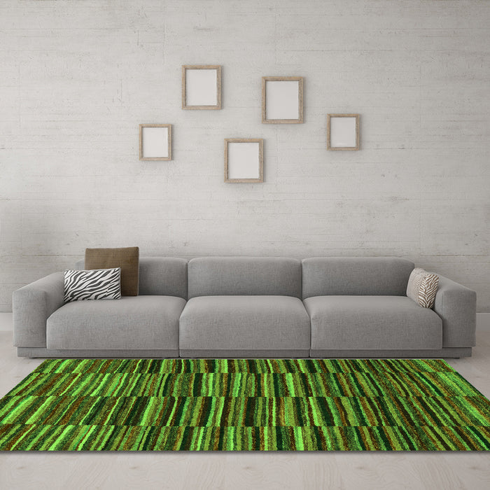 Machine Washable Abstract Green Modern Area Rugs in a Living Room,, wshabs5450grn