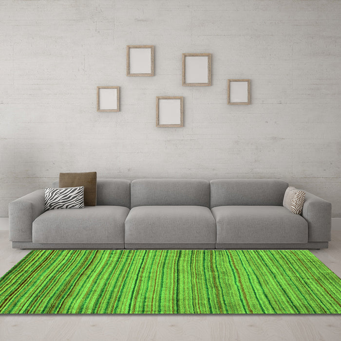 Machine Washable Abstract Green Modern Area Rugs in a Living Room,, wshabs5451grn