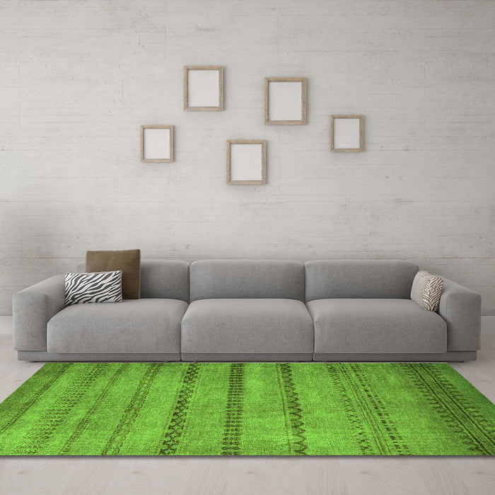 Machine Washable Oriental Green Modern Area Rugs in a Living Room,, wshabs5506grn