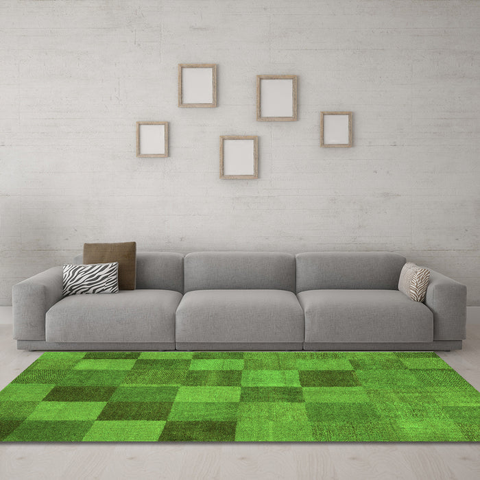 Machine Washable Oriental Green Modern Area Rugs in a Living Room,, wshabs5510grn