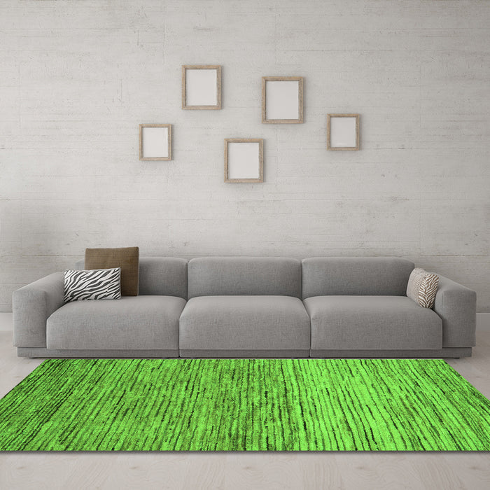 Machine Washable Oriental Green Modern Area Rugs in a Living Room,, wshabs5511grn