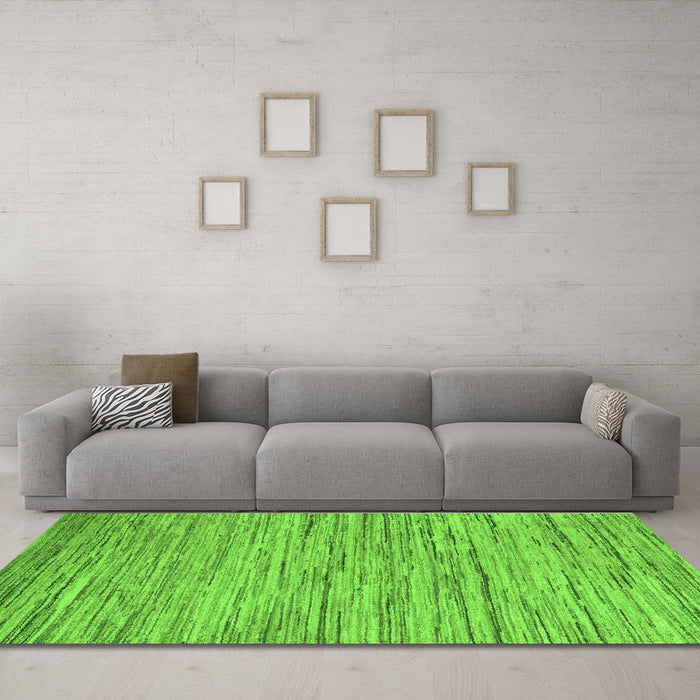 Machine Washable Oriental Green Modern Area Rugs in a Living Room,, wshabs5517grn