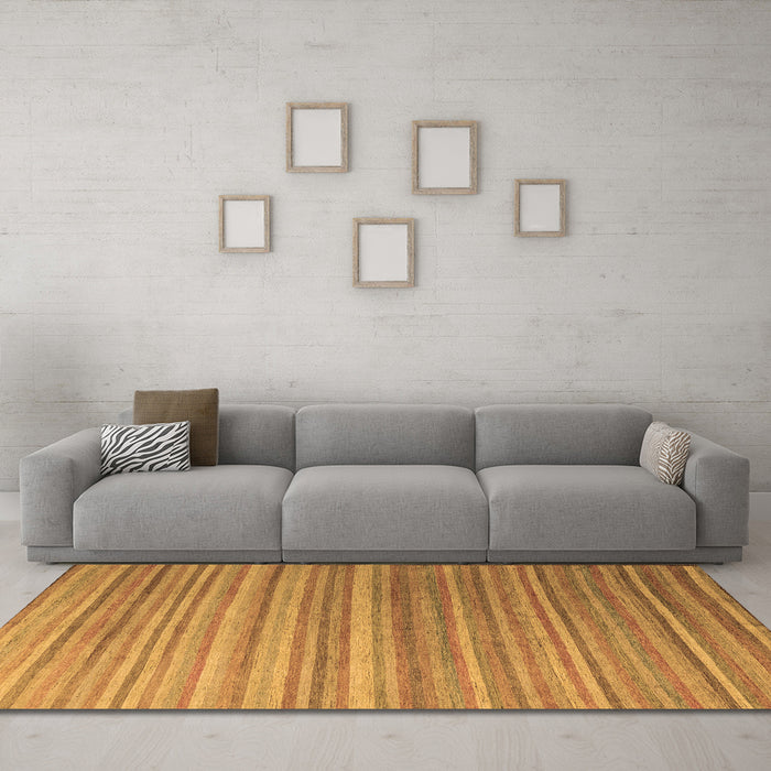 Machine Washable Abstract Brown Modern Rug in a Living Room,, wshabs5531brn