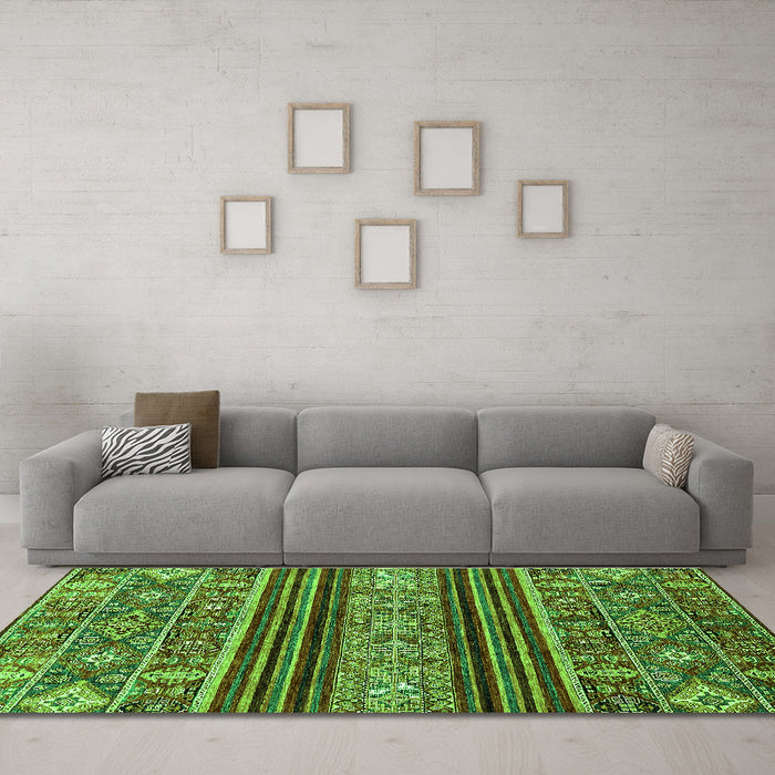 Machine Washable Abstract Green Modern Area Rugs in a Living Room,, wshabs554grn