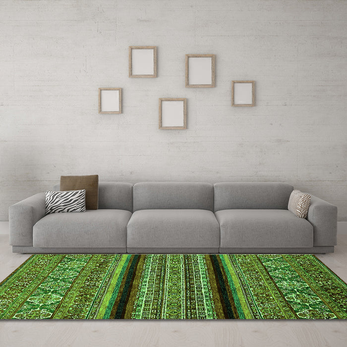 Machine Washable Abstract Green Modern Area Rugs in a Living Room,, wshabs555grn