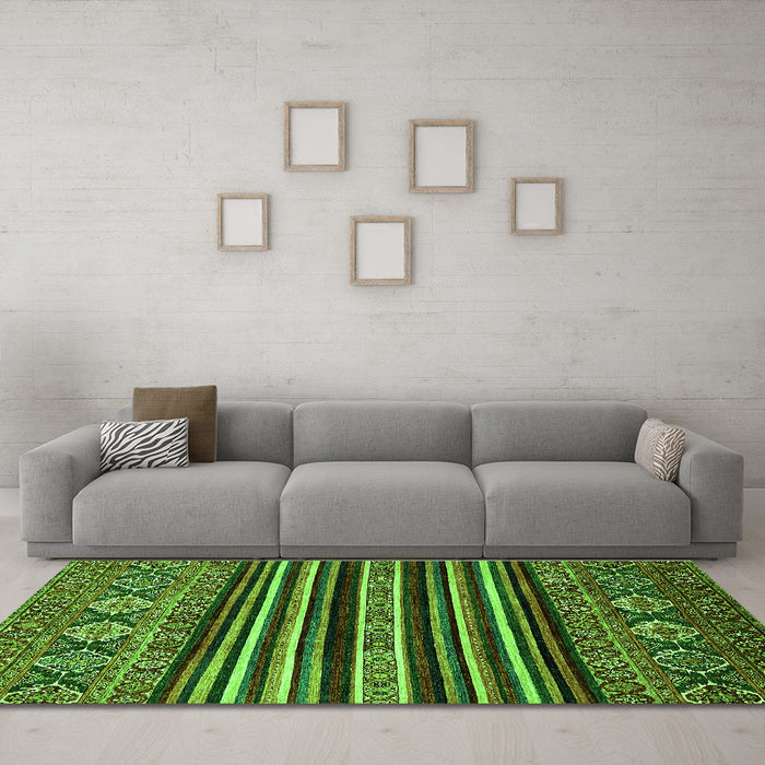 Machine Washable Abstract Green Modern Area Rugs in a Living Room,, wshabs556grn