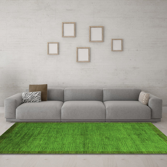 Machine Washable Abstract Green Modern Area Rugs in a Living Room,, wshabs5580grn