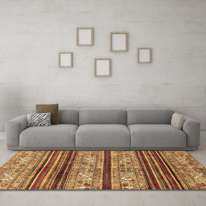 Machine Washable Abstract Brown Modern Rug in a Living Room,, wshabs558brn