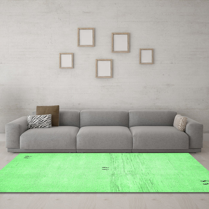 Machine Washable Solid Emerald Green Modern Area Rugs in a Living Room,, wshabs5591emgrn