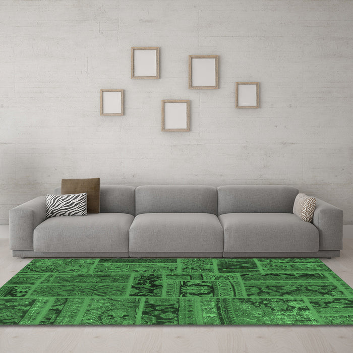 Machine Washable Patchwork Emerald Green Transitional Area Rugs in a Living Room,, wshabs5596emgrn
