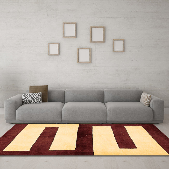 Machine Washable Abstract Brown Modern Rug in a Living Room,, wshabs5598brn