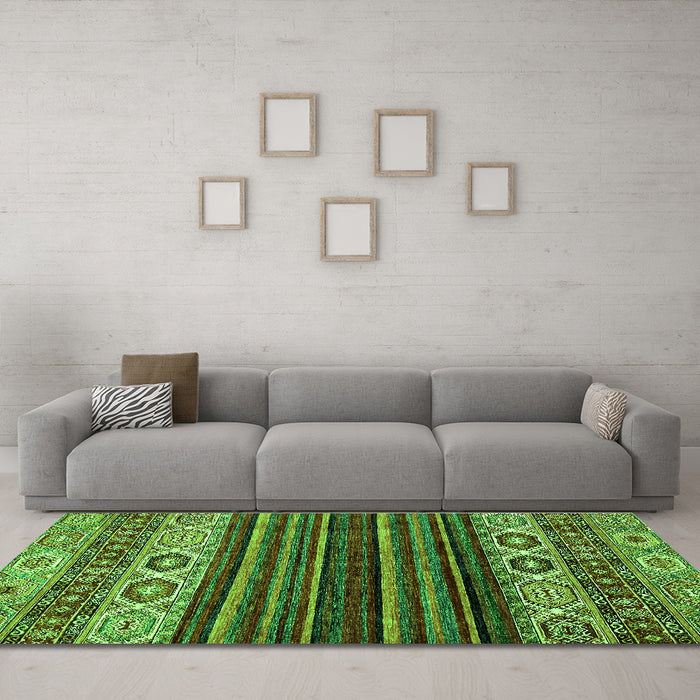 Machine Washable Abstract Green Modern Area Rugs in a Living Room,, wshabs559grn