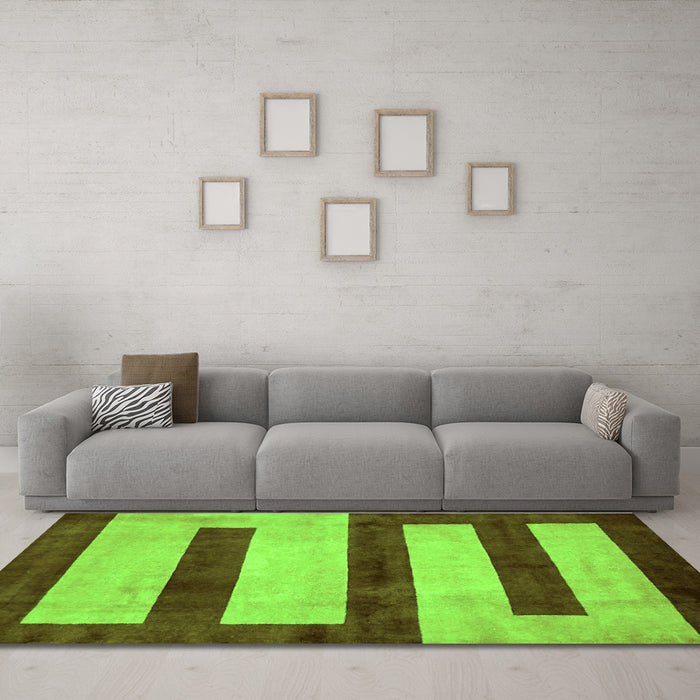 Machine Washable Abstract Green Modern Area Rugs in a Living Room,, wshabs5601grn
