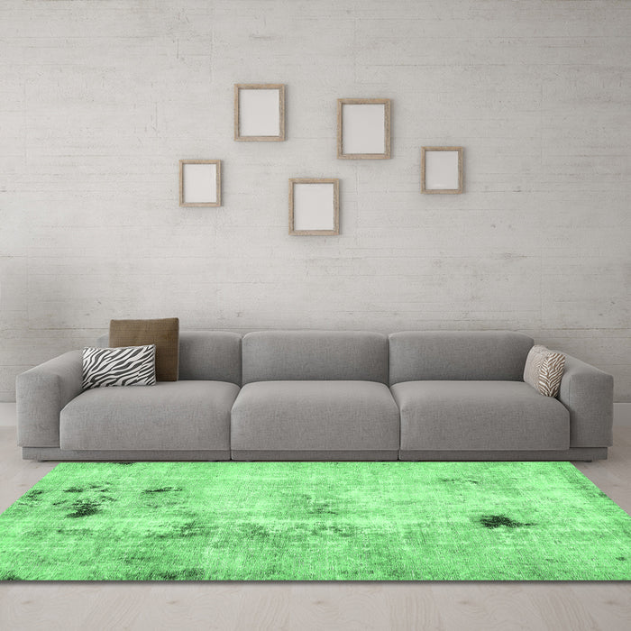 Machine Washable Solid Emerald Green Modern Area Rugs in a Living Room,, wshabs5605emgrn