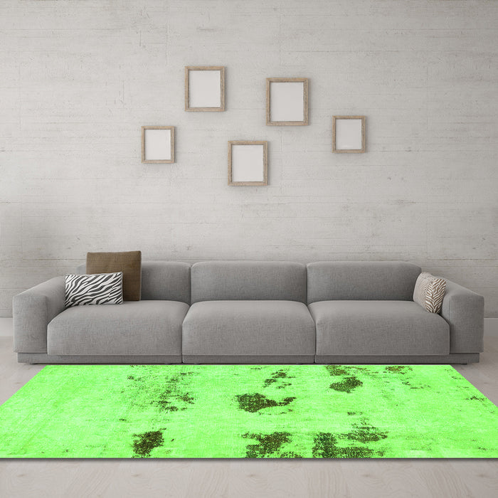 Machine Washable Solid Green Modern Area Rugs in a Living Room,, wshabs5610grn
