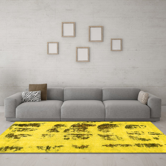 Machine Washable Abstract Yellow Modern Rug in a Living Room, wshabs5611yw