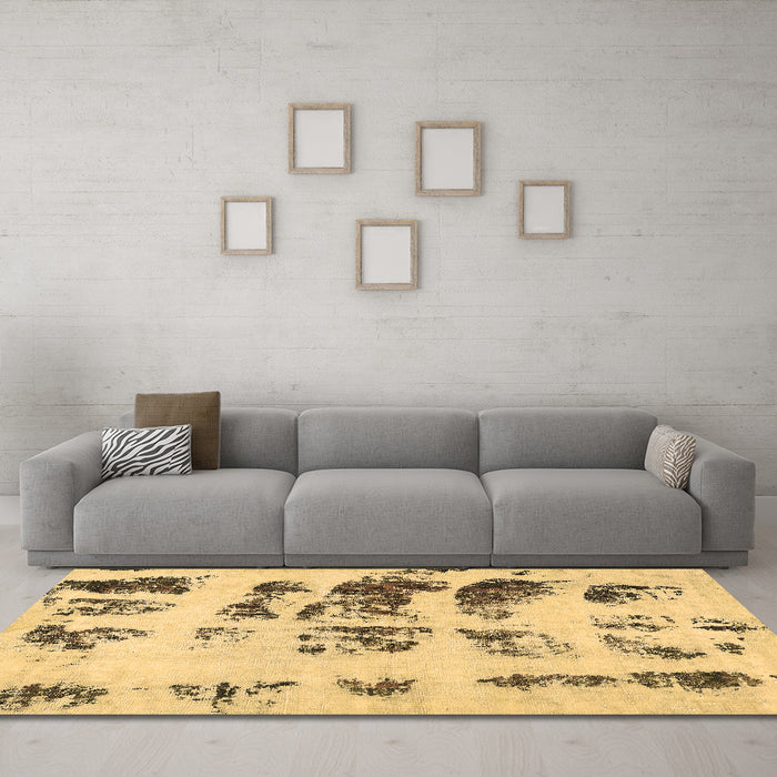 Machine Washable Abstract Brown Modern Rug in a Living Room,, wshabs5611brn