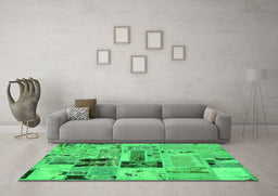 Machine Washable Patchwork Green Transitional Area Rugs in a Living Room,, wshabs5617grn