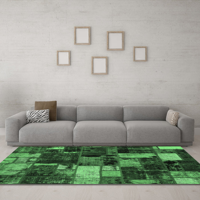 Machine Washable Patchwork Emerald Green Transitional Area Rugs in a Living Room,, wshabs5618emgrn