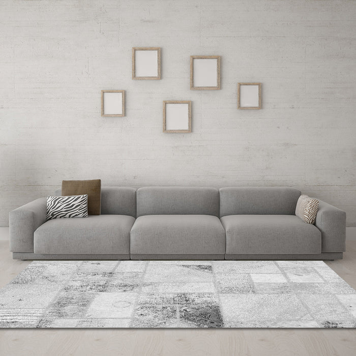 Machine Washable Patchwork Gray Transitional Rug in a Living Room,, wshabs5620gry