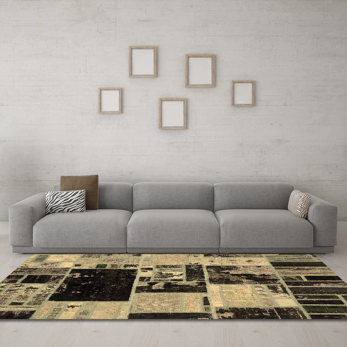 Machine Washable Patchwork Brown Transitional Rug in a Living Room,, wshabs5625brn