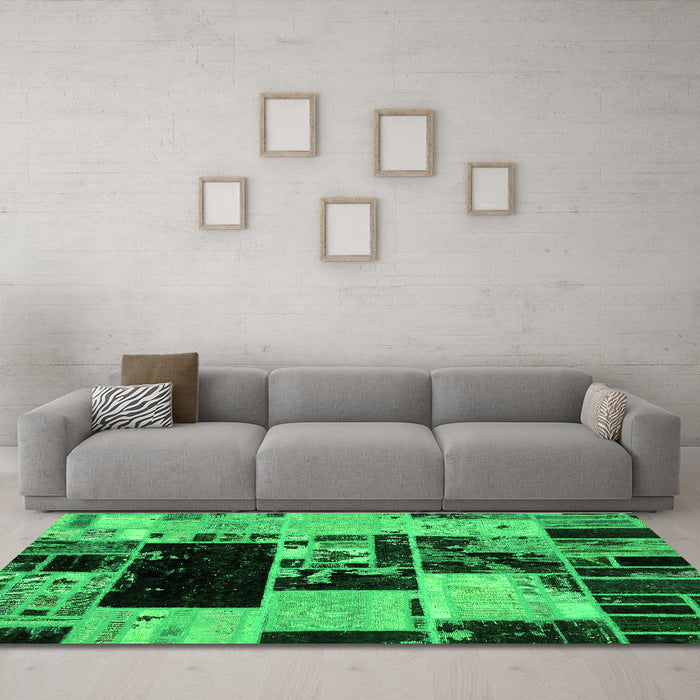 Machine Washable Patchwork Green Transitional Area Rugs in a Living Room,, wshabs5625grn