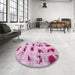 Round Abstract Pink Persian Rug in a Office, abs5629