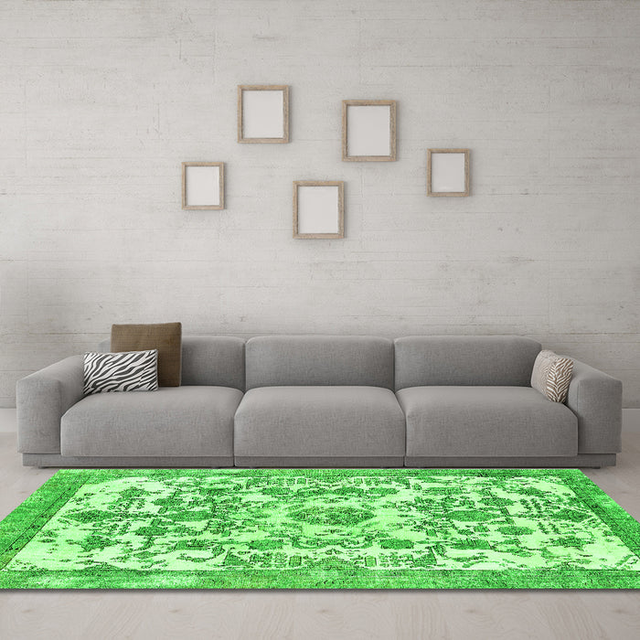 Machine Washable Abstract Green Modern Area Rugs in a Living Room,, wshabs562grn