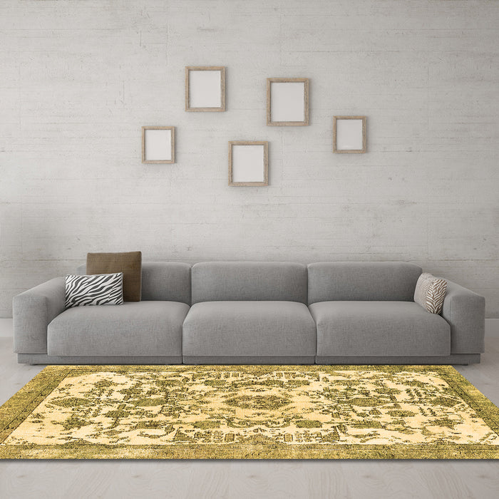 Machine Washable Abstract Brown Modern Rug in a Living Room,, wshabs562brn