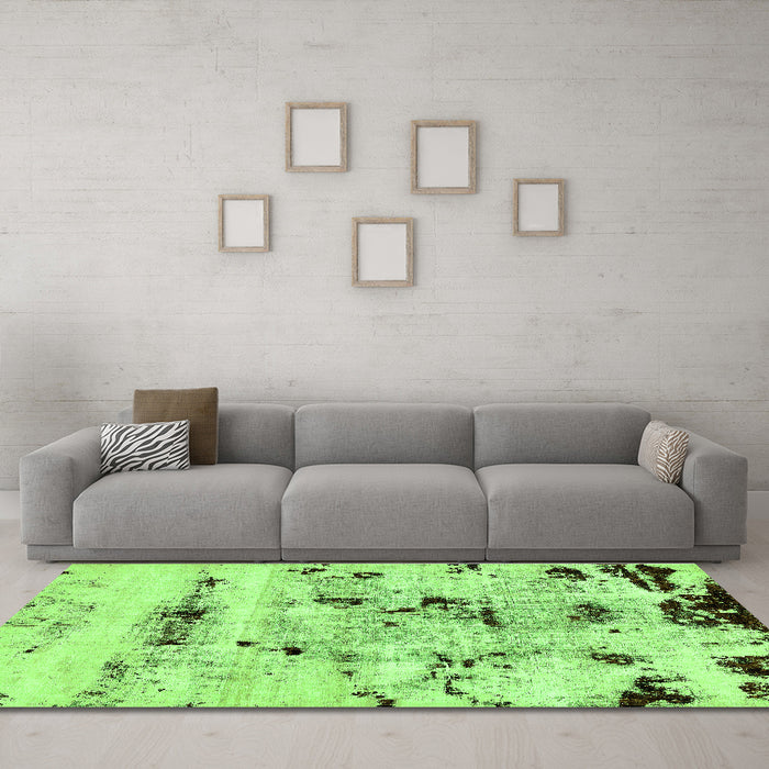Machine Washable Abstract Green Modern Area Rugs in a Living Room,, wshabs5631grn