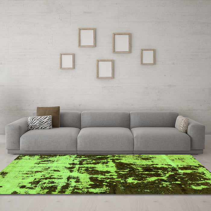 Machine Washable Abstract Green Modern Area Rugs in a Living Room,, wshabs5638grn