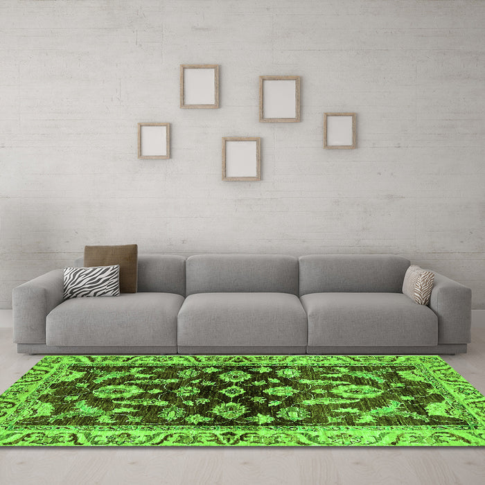 Machine Washable Oriental Green Traditional Area Rugs in a Living Room,, wshabs563grn