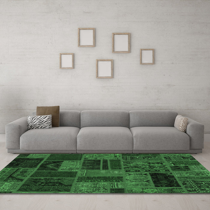 Machine Washable Patchwork Emerald Green Transitional Area Rugs in a Living Room,, wshabs5644emgrn