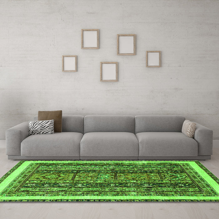 Machine Washable Abstract Green Modern Area Rugs in a Living Room,, wshabs564grn