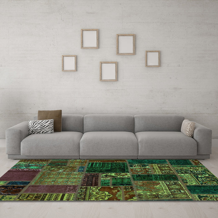 Machine Washable Oriental Turquoise Modern Area Rugs in a Living Room,, wshabs5650turq
