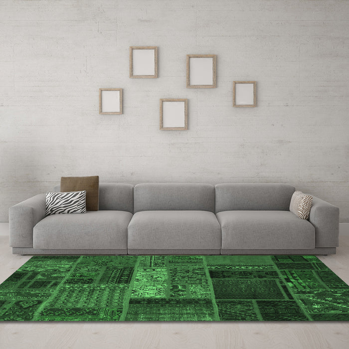 Machine Washable Oriental Emerald Green Modern Area Rugs in a Living Room,, wshabs5652emgrn
