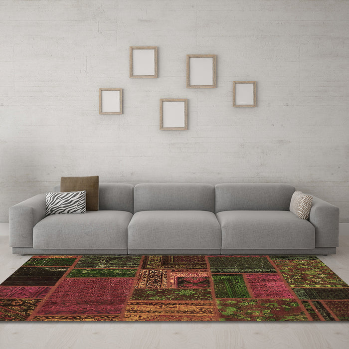 Machine Washable Oriental Brown Modern Rug in a Living Room,, wshabs5653brn