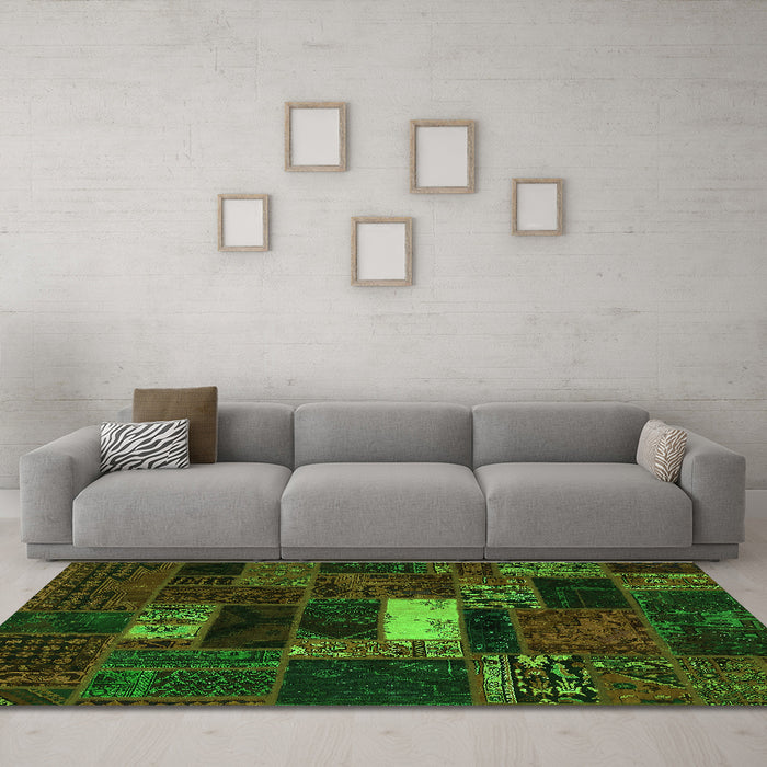 Machine Washable Oriental Green Modern Area Rugs in a Living Room,, wshabs5656grn