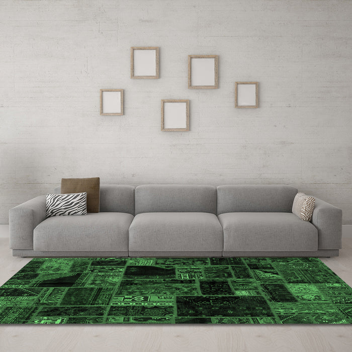 Machine Washable Oriental Emerald Green Modern Area Rugs in a Living Room,, wshabs5659emgrn
