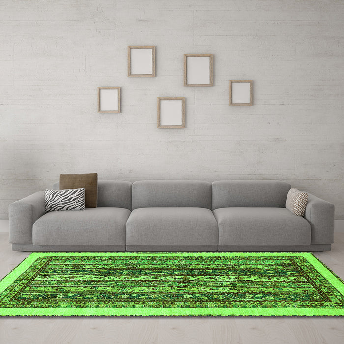 Machine Washable Abstract Green Modern Area Rugs in a Living Room,, wshabs565grn