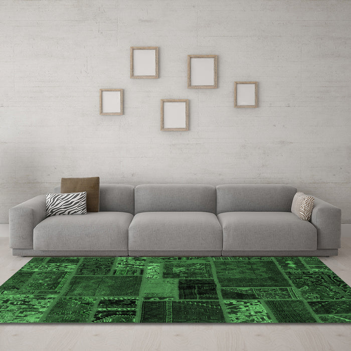 Machine Washable Oriental Emerald Green Modern Area Rugs in a Living Room,, wshabs5662emgrn