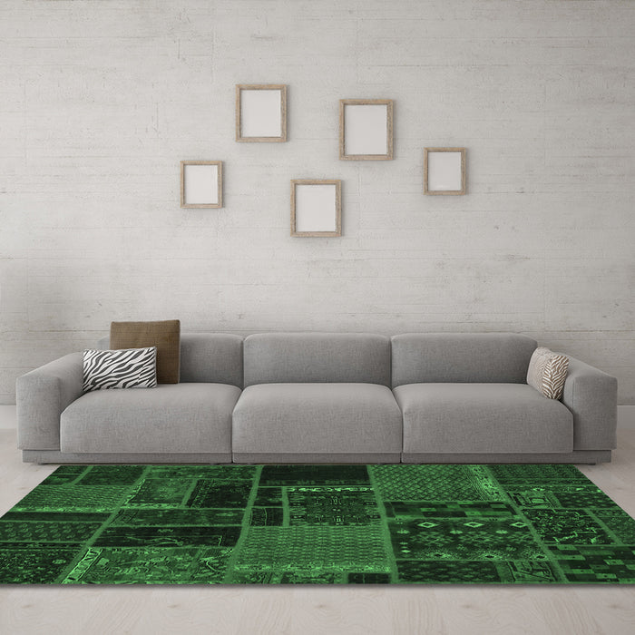 Machine Washable Oriental Emerald Green Modern Area Rugs in a Living Room,, wshabs5667emgrn