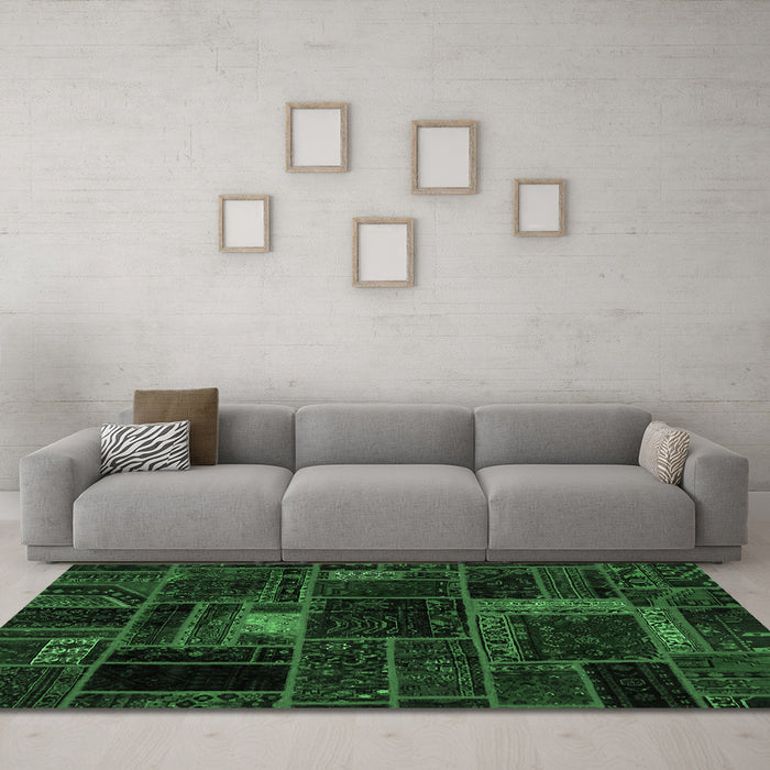 Machine Washable Oriental Emerald Green Modern Area Rugs in a Living Room,, wshabs5668emgrn