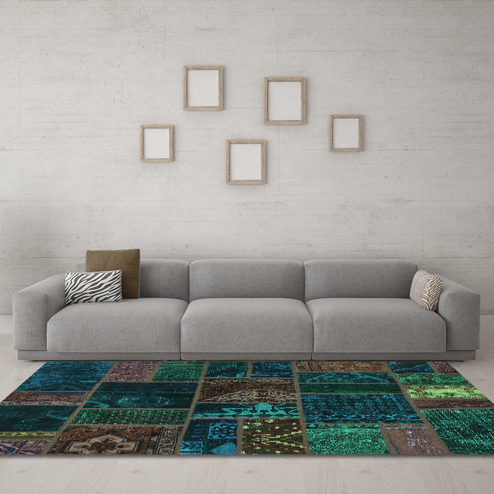 Machine Washable Oriental Turquoise Modern Area Rugs in a Living Room,, wshabs5670turq