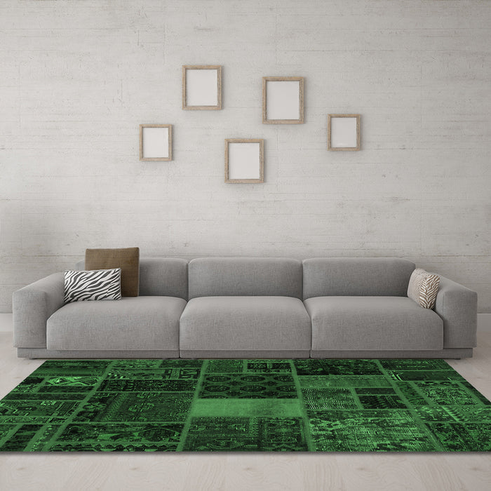 Machine Washable Oriental Emerald Green Modern Area Rugs in a Living Room,, wshabs5674emgrn