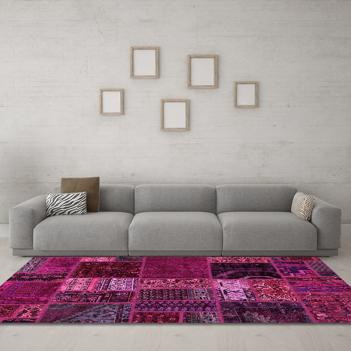 Machine Washable Oriental Pink Modern Rug in a Living Room, wshabs5675pnk